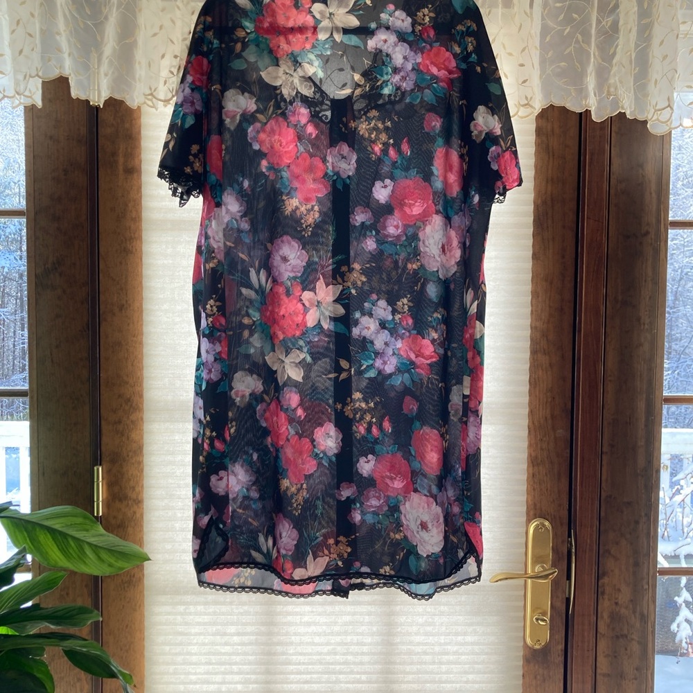 Vintage Floral Lace Trim Nightgown